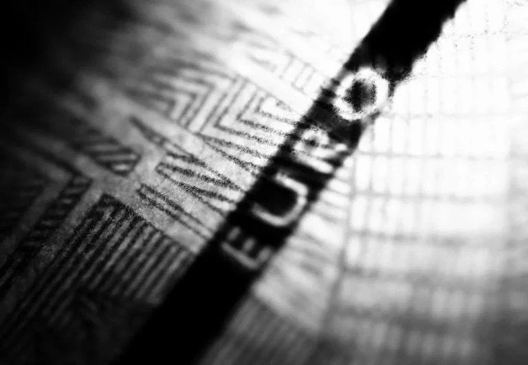 «Πέφτουν» τα ελληνικά ομόλογα μετά την απόφαση του Eurogroup